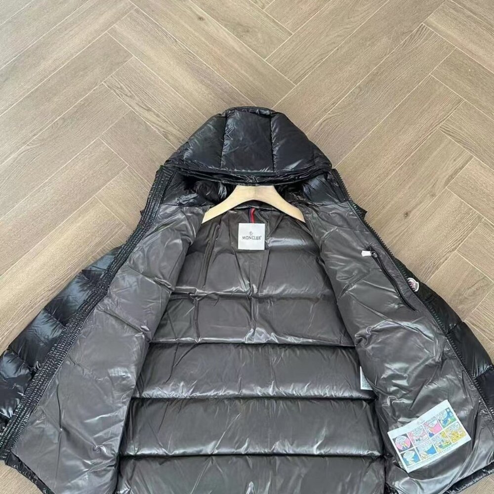 Moncler Men's Maya Down Jacket Size M - Picture 2 of 9
